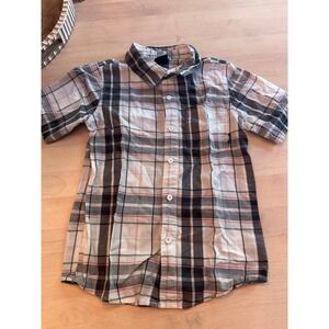 Youth boys Nike shirt size:‎ small